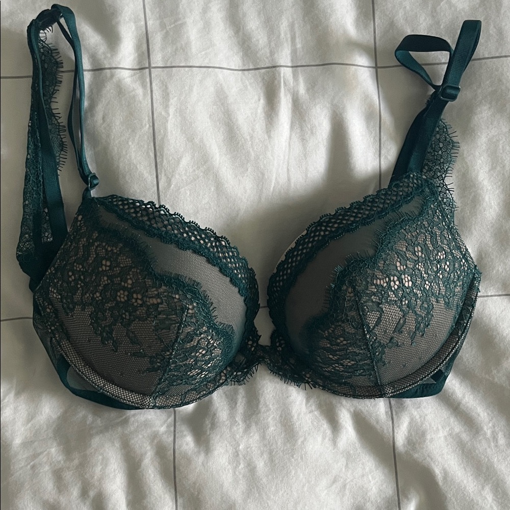 Victoria’s Secret push-up bra 32C